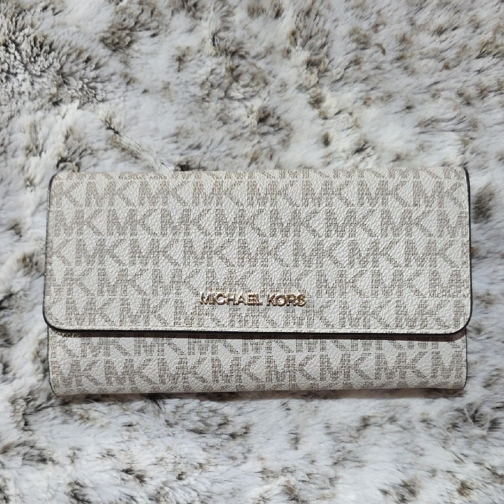 Michael Kors Jet Set Large Logo Tri-fold Wallet